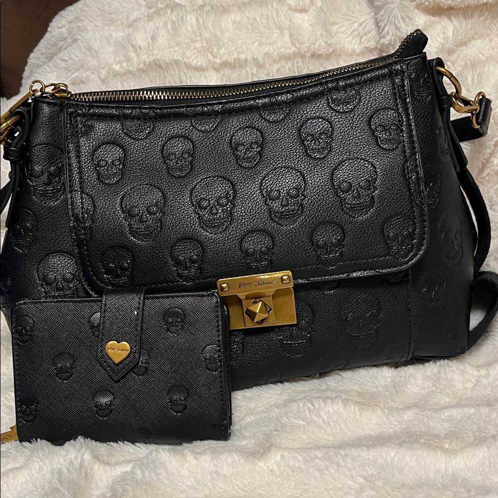 Betsy Johnson Black Skull Women’s shoulder/crossbody bag and matching wallet